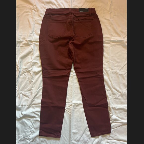 NWT Red Ann Taylor Denim, The Skinny leg Curvy fit, 10 Petite - Picture 3 of 5